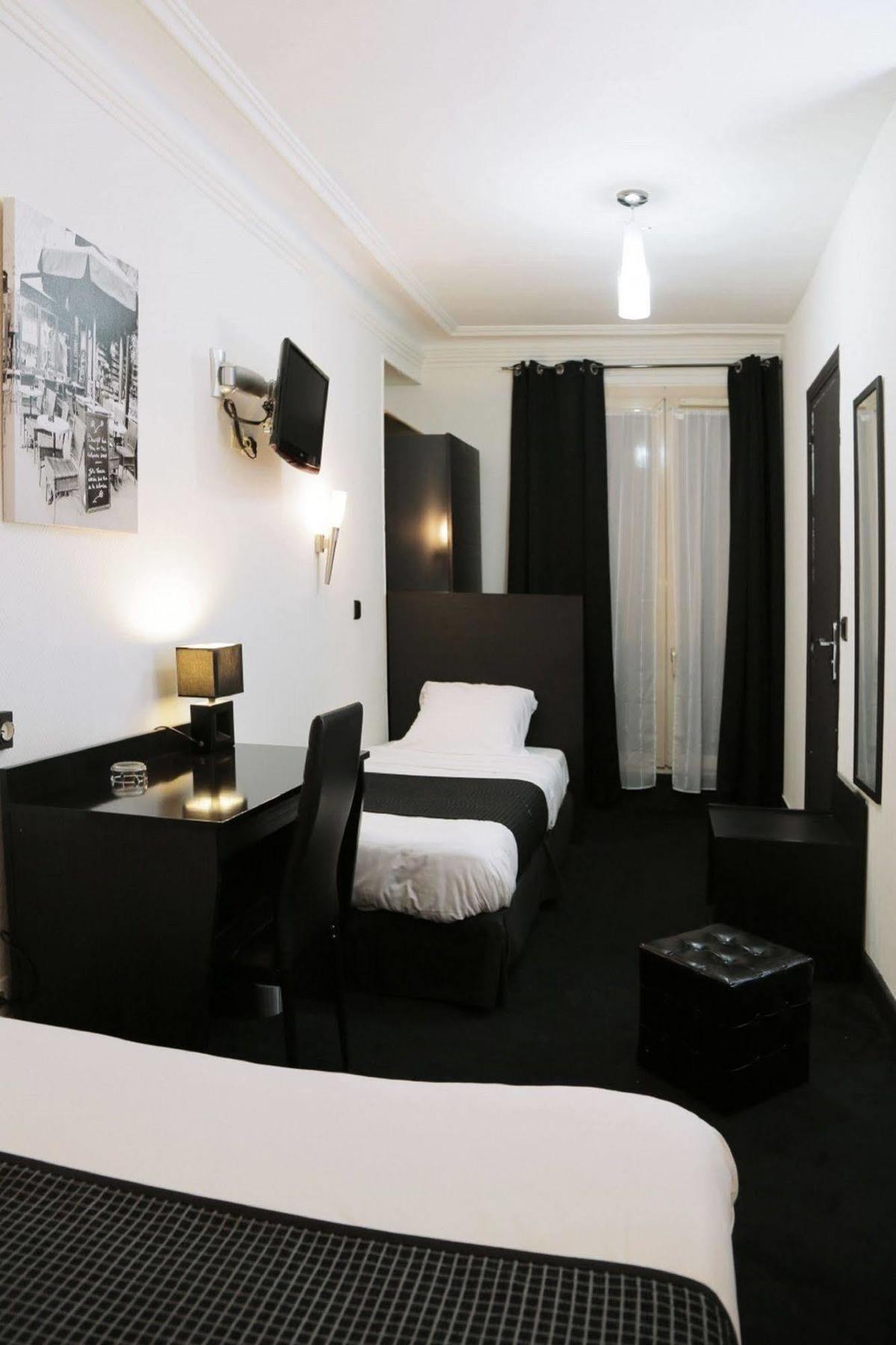 Hotel De L'Exposition - Republique Paris Luaran gambar